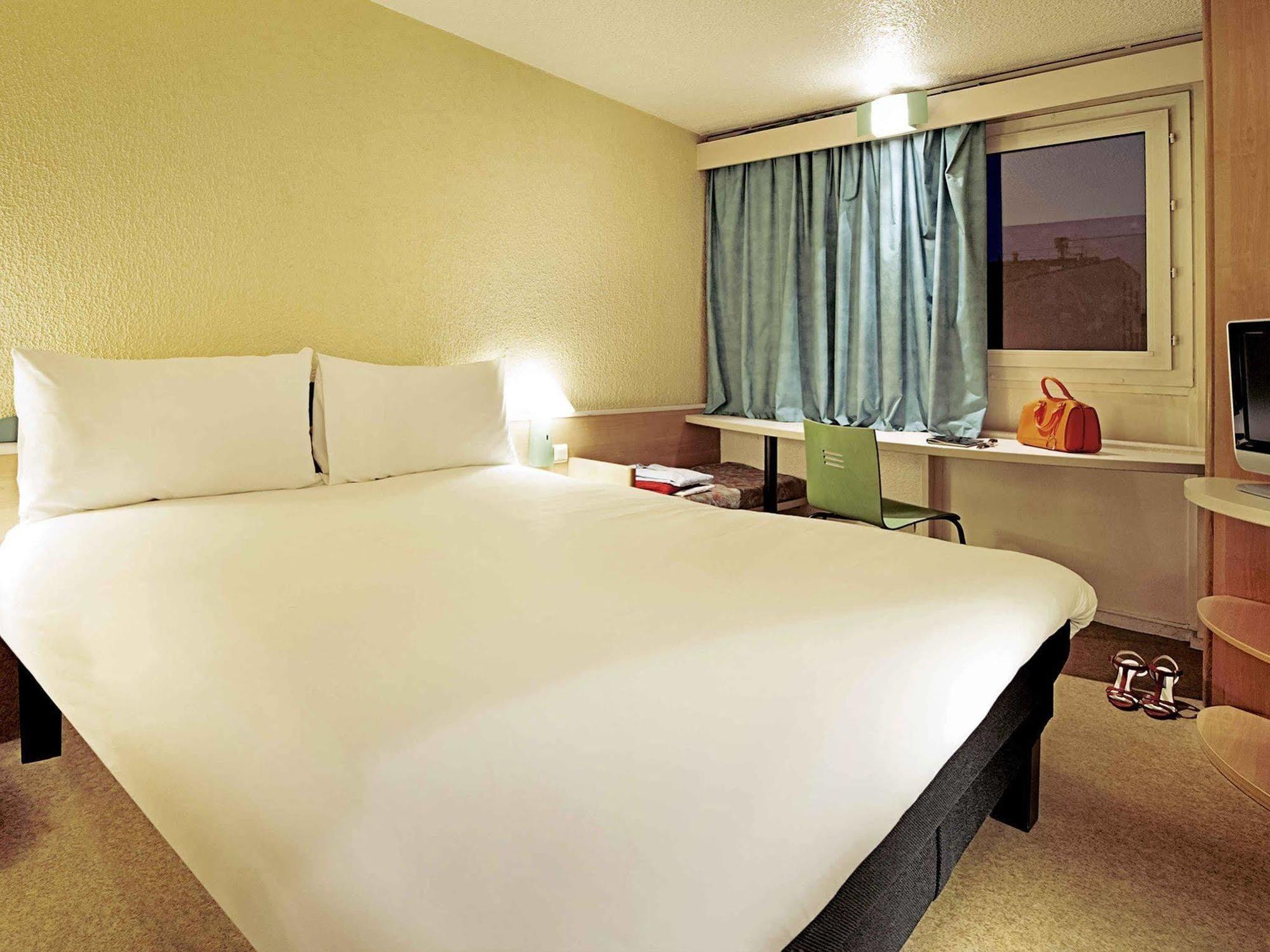 Ibis Archamps Porte De Geneve Exterior foto